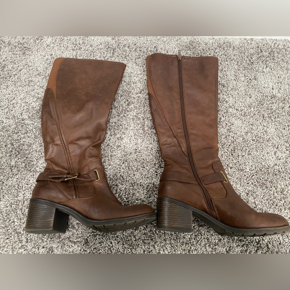 Baretraps Boots, size 8.5 Women. Zip up and elastic at top. - Picture 3 of 6